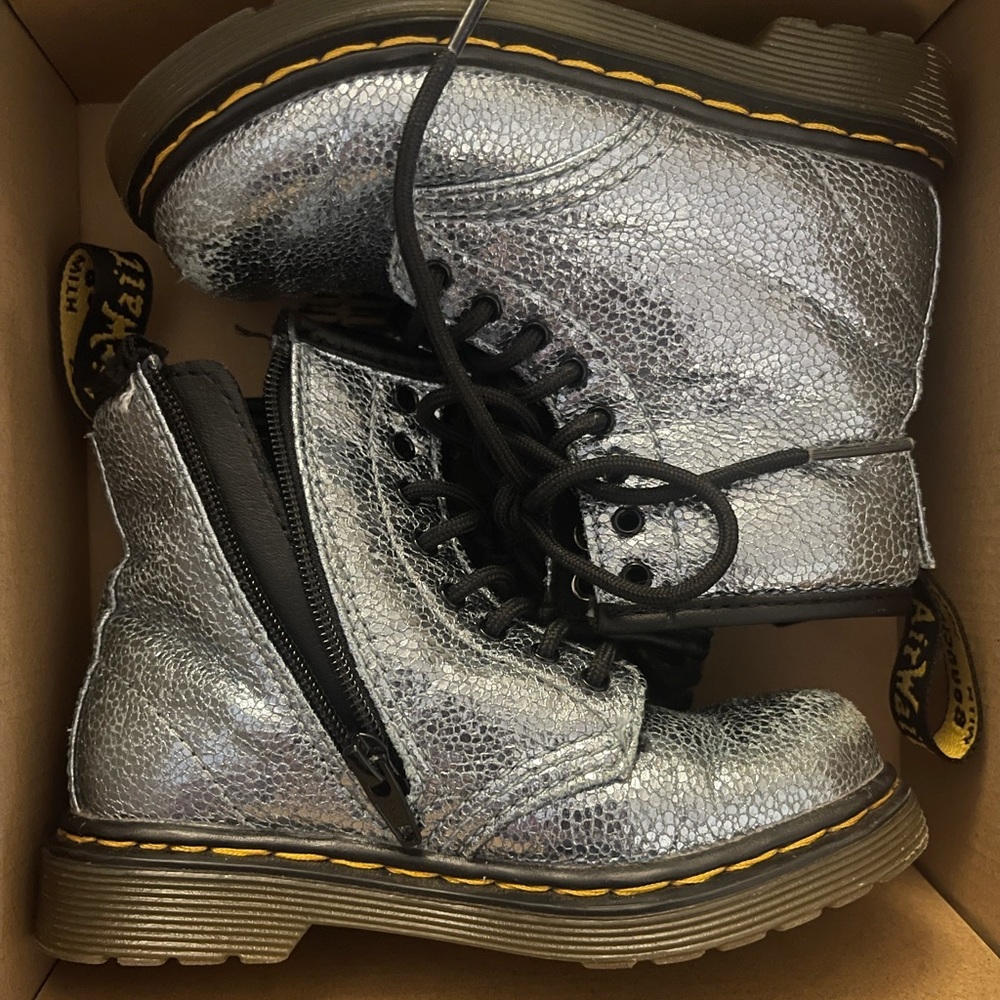 Girls Teal Dr Martens with side zip in original box - great condition - size 9